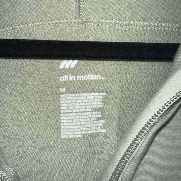 Green all in motion pullover sweatshirt. Size medium. - Picture 3 of 3